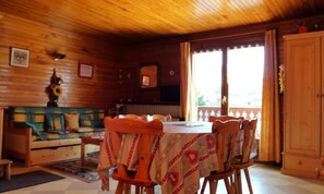 Dining - Apartment in Village With Slope Views (Araches-la-Frasse)