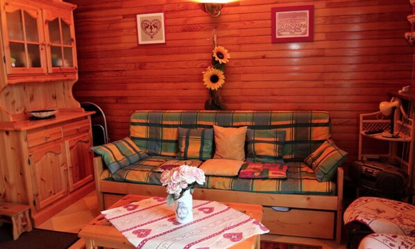 Living area - Apartment in Village With Slope Views (Araches-la-Frasse)