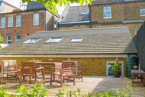 Front of property - Spacious Student Ensuite Finsbury House (London)
