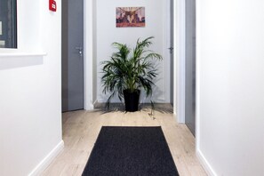 Interior - Spacious Student Ensuite Finsbury House (London)