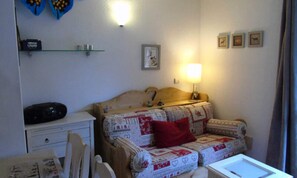 Living area - 2 Rooms for 4 People (Modane)