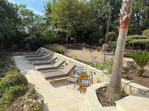 Terrace/patio - Beautiful French Riviera Provençal Family Villa with Pool (Châteauneuf-Grasse)