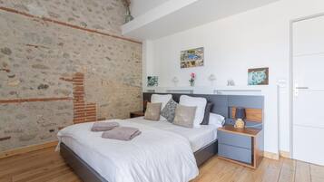 1 bedroom, WiFi, bed sheets