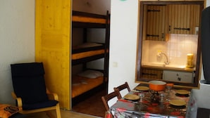 Dining - Apartment in Le Chinaillon by Ski Slopes (Le Grand-Bornand)