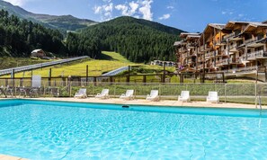 Piscine extérieure, piscine chauffée