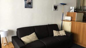 Unclassified image, 2 of 3, button - Studio for 6 People (Eaux-Bonnes)
