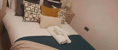 Ferros/tábuas de passar roupa, Wi-Fi, roupa de cama