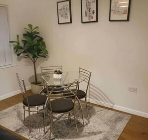 Dining - Modern Two Bedroom Apartment (Northampton)