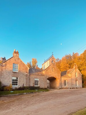Exterior -  Coachman’s Cottage at Brylach Steading, Speyside (Aberlour)