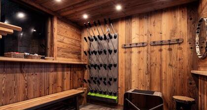 Chalet With 5 Bedrooms + Cabin, Sleeps 10/12