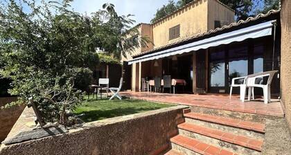 Air-conditioned Mazet for 7 People on the Domaine de Valcros in La Londe Les Maures