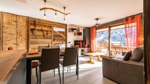 Living area - Apartment in Arves With Mountain Views (Saint-Sorlin-d'Arves)