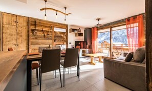 Living area - Apartment in Arves With Mountain Views (Saint-Sorlin-d'Arves)
