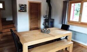 Dining - Comfortable Chalet Close to the Center (Les Gets)