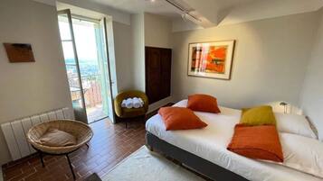 Bàn ủi/dụng cụ ủi quần áo