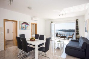 Apartment | Dining - Apartments Villa Ari - Deluxe Three Bedroom Apartment With Balcony and Sea View (Dubrovnik)