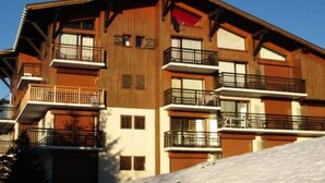 Exterior - Ground Floor Apartment Near the Center (Notre-Dame-de-Bellecombe)