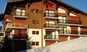 Exterior - Ground Floor Apartment Near the Center (Notre-Dame-de-Bellecombe)