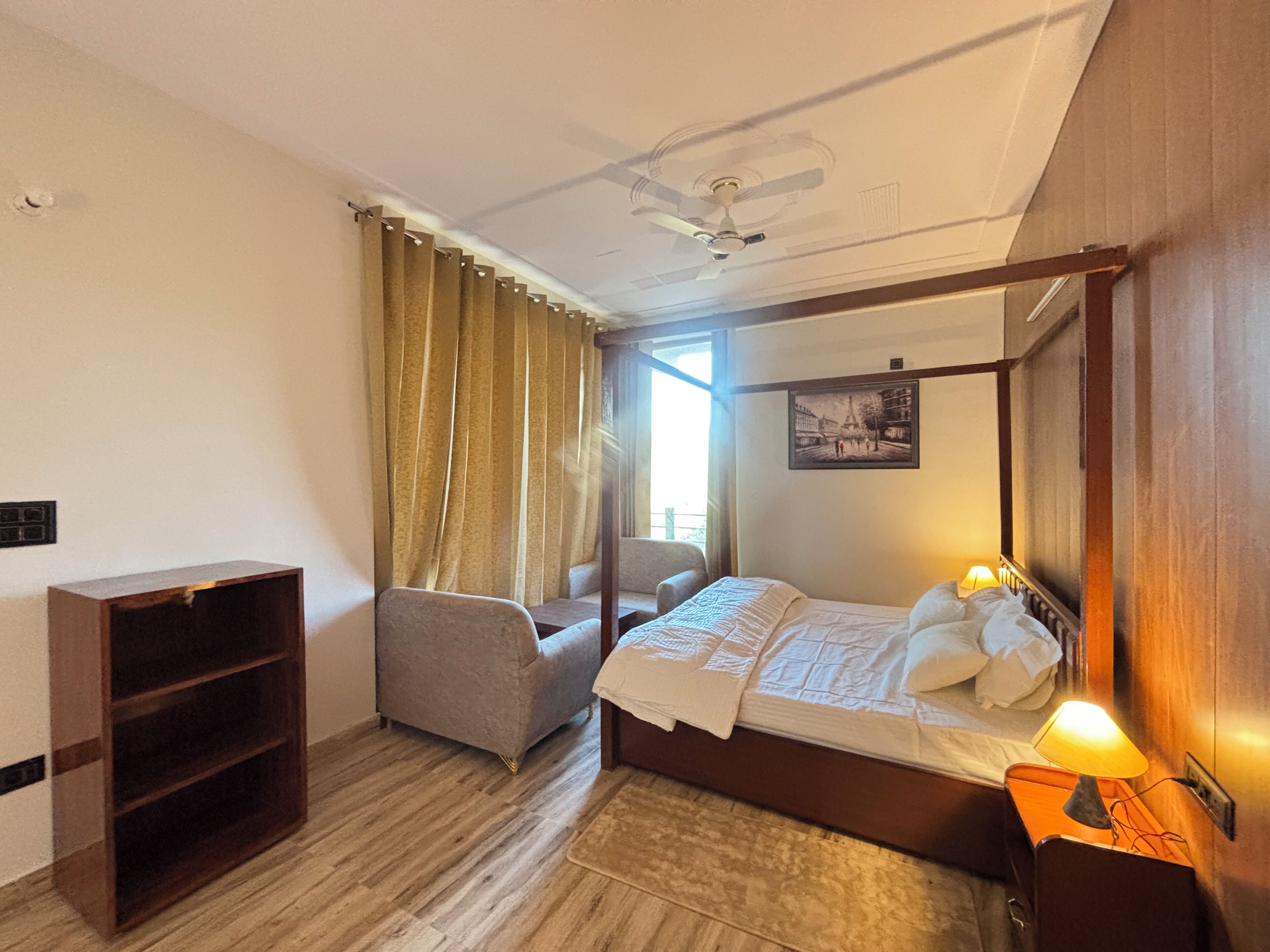 Phòng đôi Deluxe, quang cảnh núi | Khu vực làm việc phù hợp cho laptop 