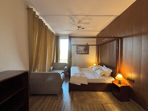 Deluxe Double Room, Mountain View - Mithra Resort (Pauri)