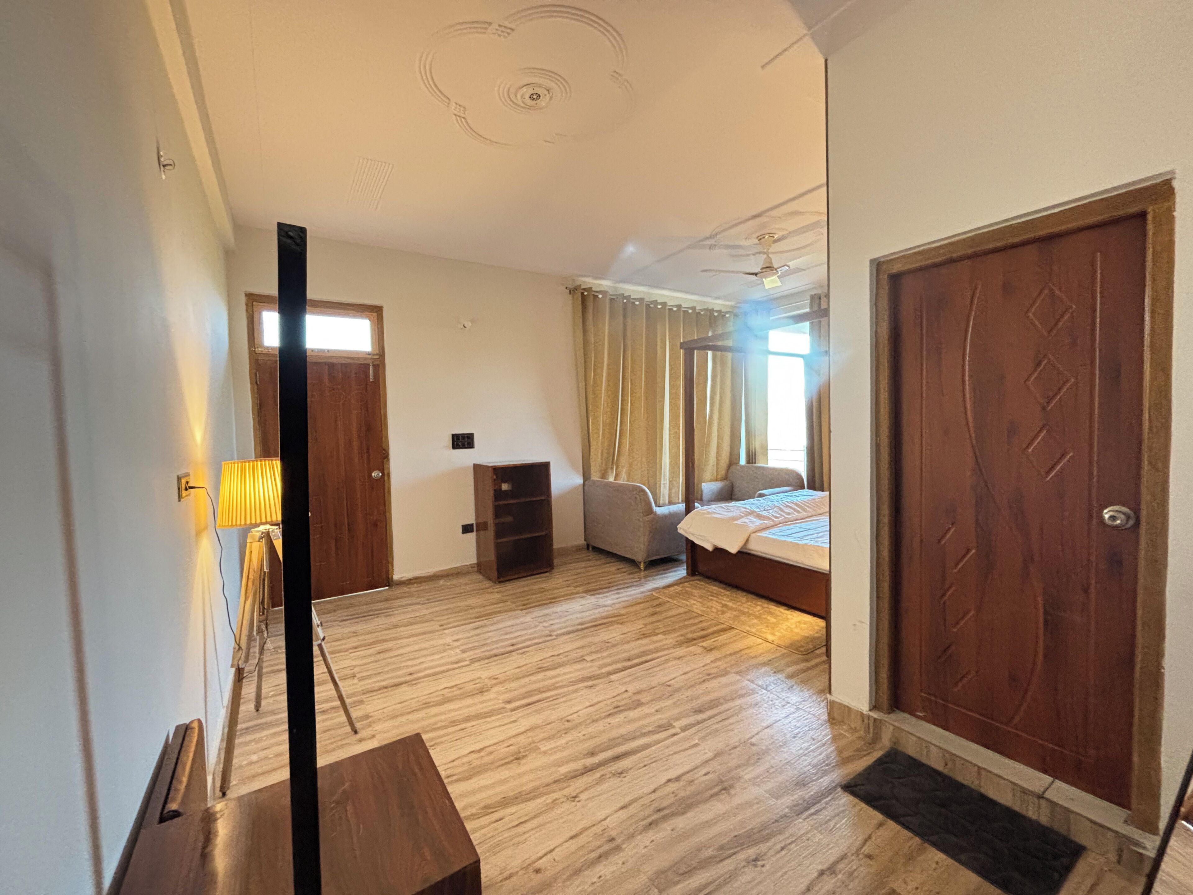 Deluxe Double Room, Mountain View | Laptop workspace, free WiFi