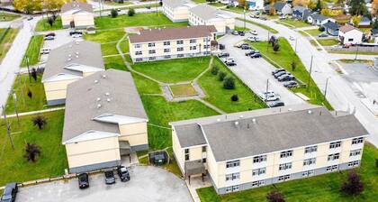 Furnished Private Apartment with AC, free utilities, Walk to Downtown Thompson.