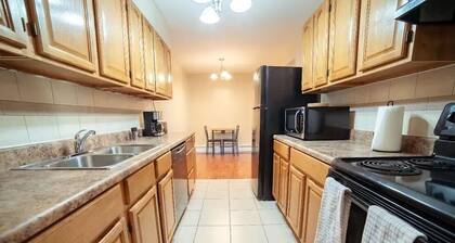 Furnished Private Apartment with AC, free utilities, Walk to Downtown Thompson.