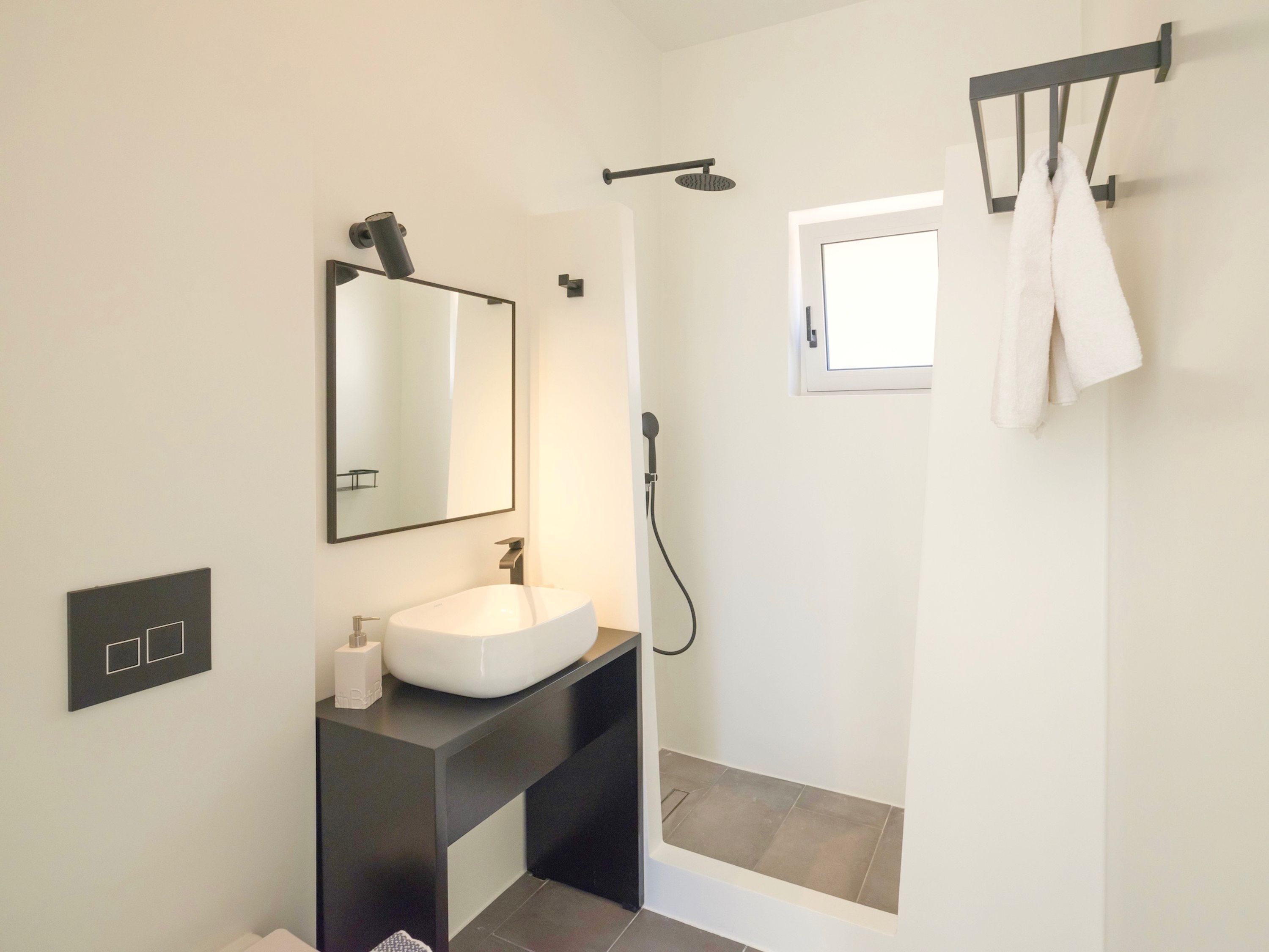 别墅 | 2 多间卧 室