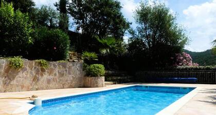 Air-conditioned Villa for 8 People With Swimming Pool and sea View in La Londe-les-maures