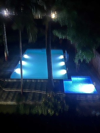 Indoor pool. Shree Savali Resort
