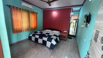 Deluxe Double Room | Cadar kapas Mesir, peralatan tempat tidur premium, busa memori, meja