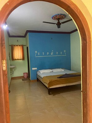 Deluxe Double Room | Egyptian cotton sheets, premium bedding, memory-foam beds, desk