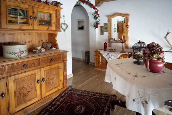 Spa - Apartment in CENTRAL location in RAMSAU for *1 - 6 persons* 2x double room*1x couch*2 x shower/WC* (Ramsau im Zillertal)