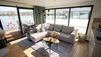 Mobile Home | Living room