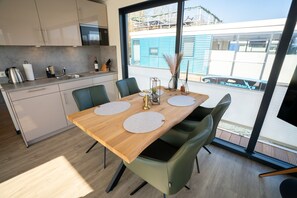 Mobile Home | Private kitchen