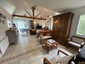 TV - Quiet house for 10 guests, near beach, Port Navalo, pets allowed, wifi (Arzon)