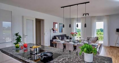 Exclusive panoramic vacation apartment for up to 6 people in Ba