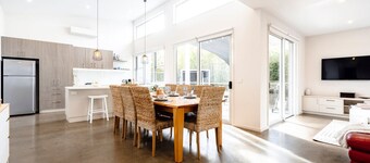 Modern & Accessible Beach House - Bell 2