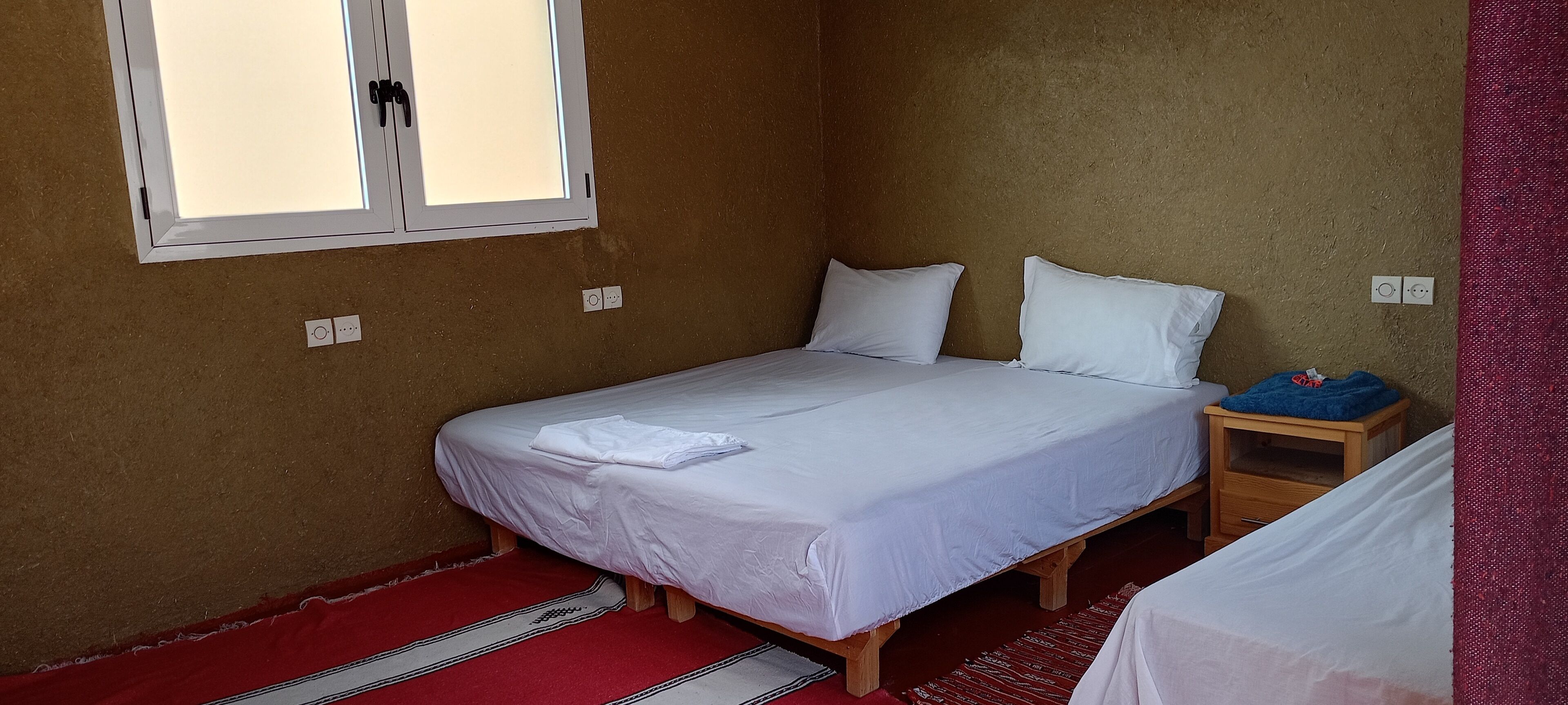 Habitación triple, vista a la montaña | Caja de seguridad en la habitación y wifi gratis 