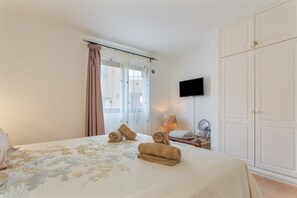 1 bedroom, WiFi, bed sheets - Holiday Apartment 'Casa Piña Colada' with Balcony and Wi-Fi (Corralejo)