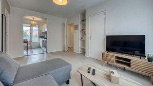 Living area - Apartment in Saint Martin Near City Center (Saint-Martin-d'Heres)