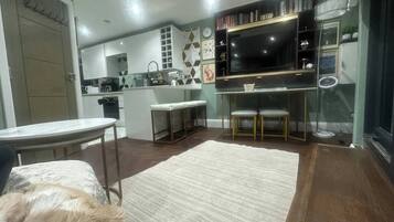 3 dormitorios, tabla de planchar con plancha, Internet y ropa de cama