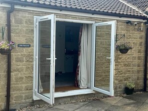 تفاصيل الفندق من الخارج