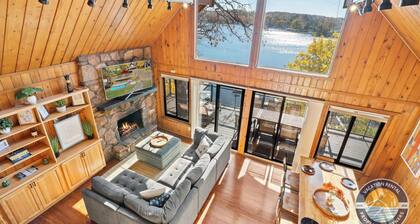 Lakefront Retreat with Dock, BBQ and Lake Access