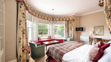 Deluxe Double Room, Garden View | Iron/ironing board, free WiFi