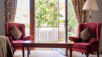 Superior Twin Room, 2 Twin Beds, Garden View | Iron/ironing board, free WiFi