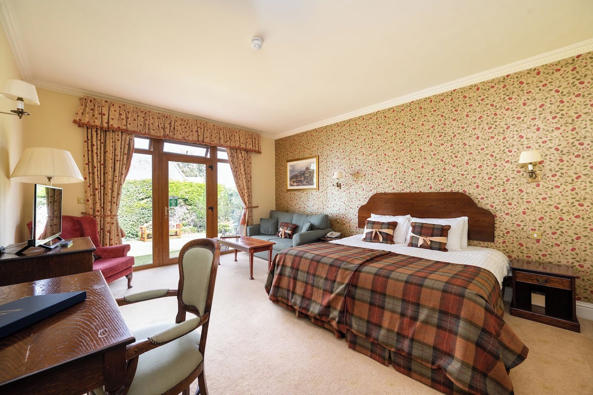 Iron/ironing board, free WiFi