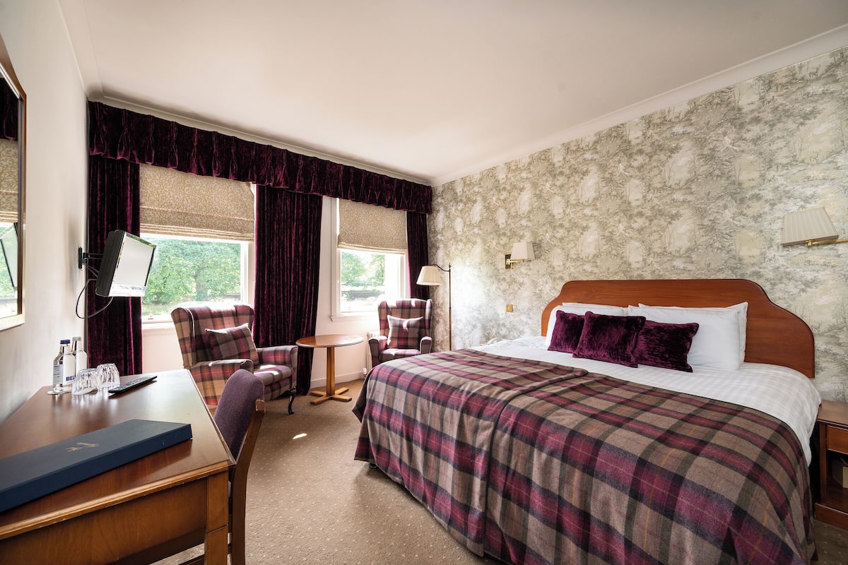 Iron/ironing board, free WiFi