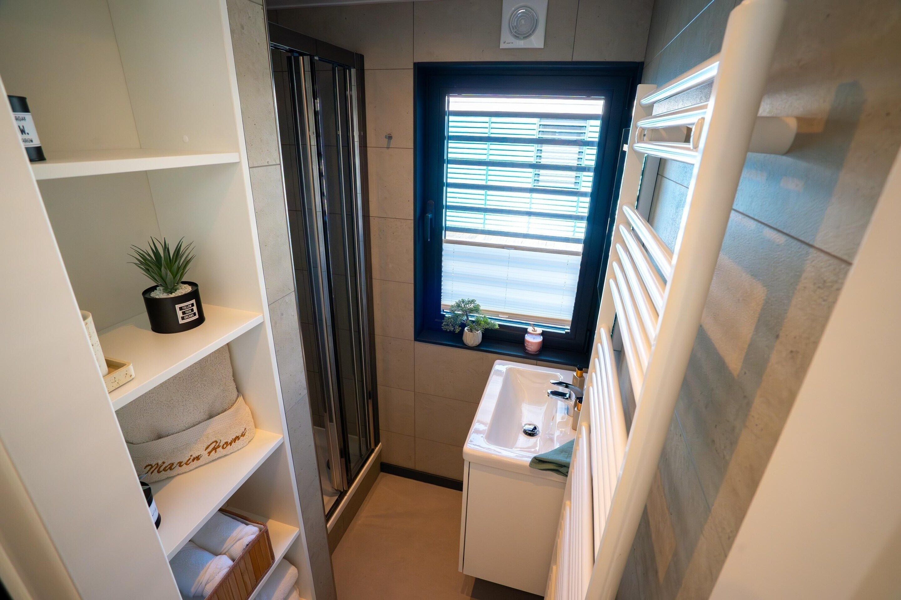 Mobile Home | Bathroom