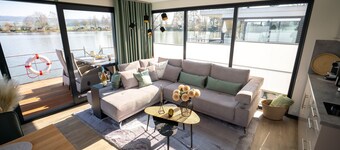 Schones Hausboot in Hoxter